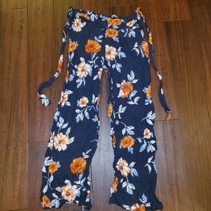 Hype Trousers sz Large